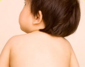 ブラパリで離れ乳が改善するのはなぜ？